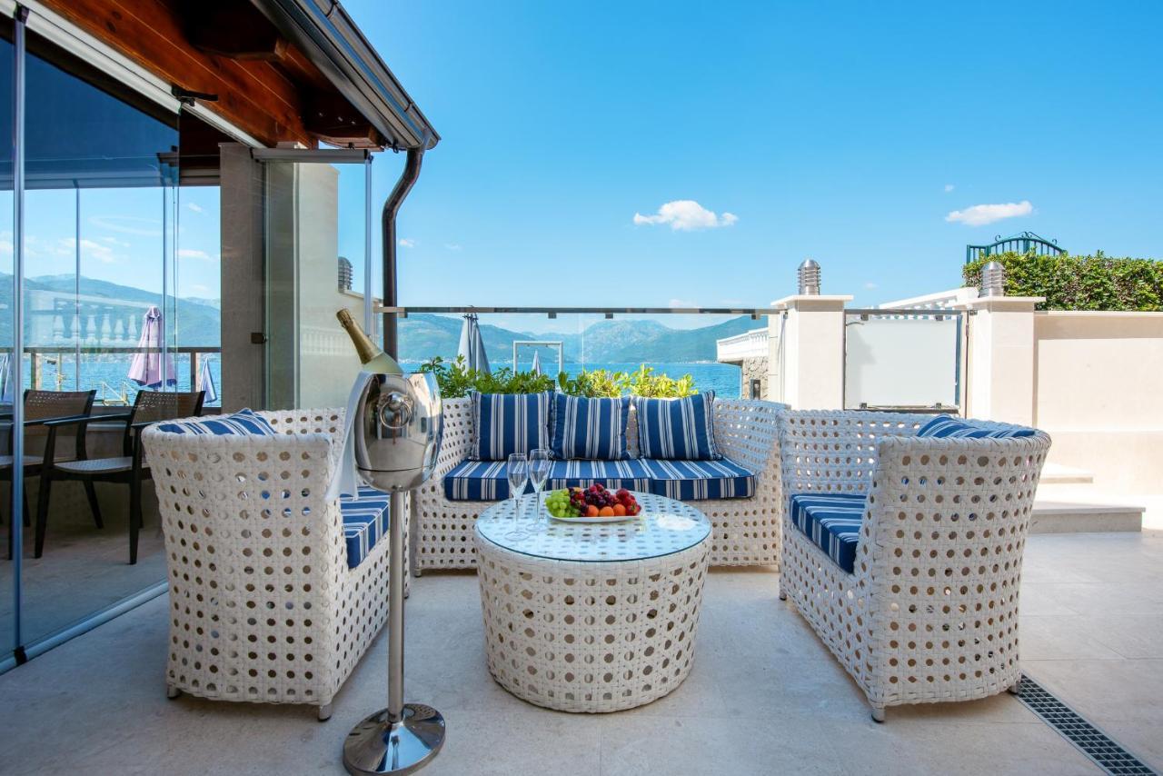 Santorini Apart Krasići Exteriér fotografie
