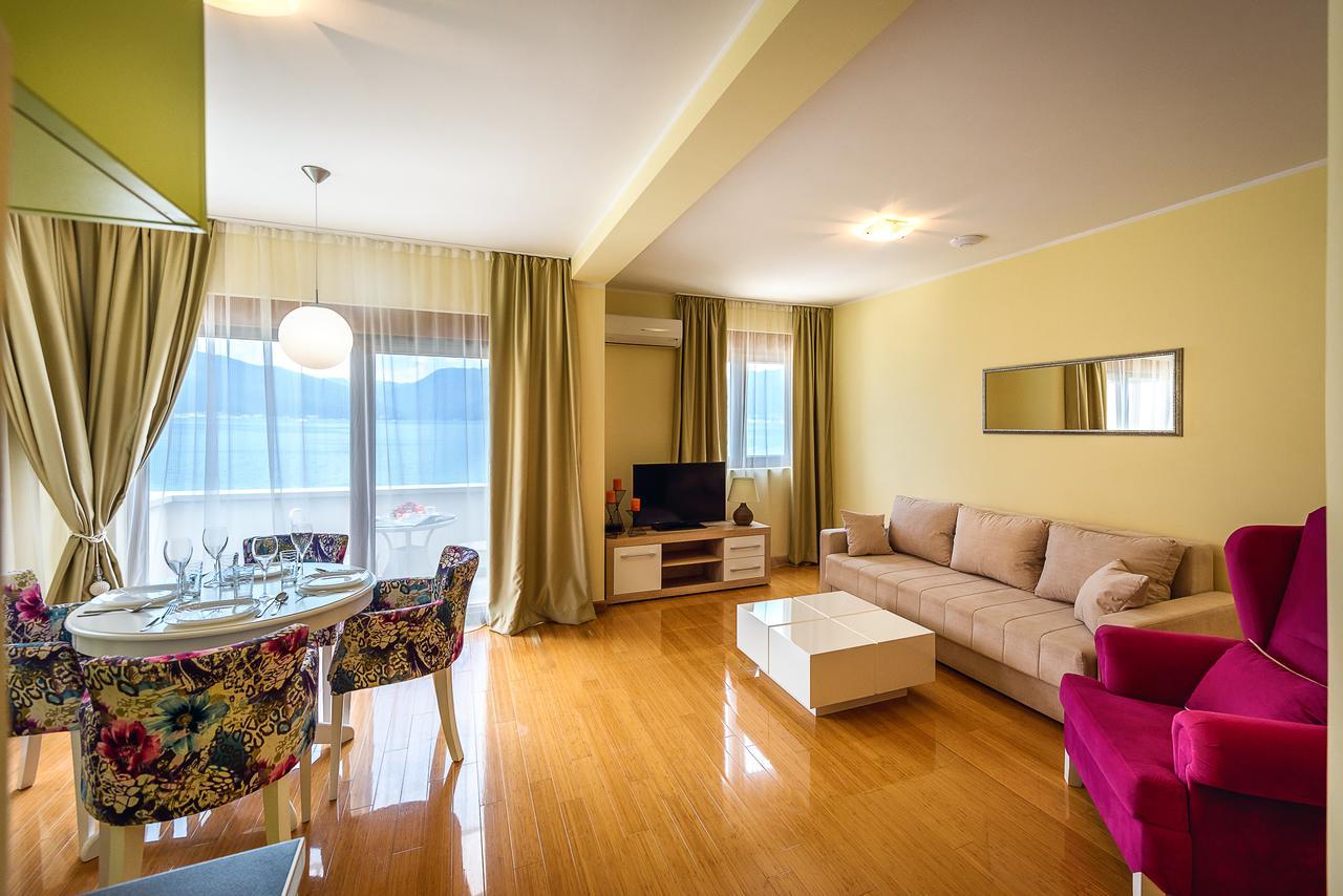 Santorini Apart Krasići Exteriér fotografie