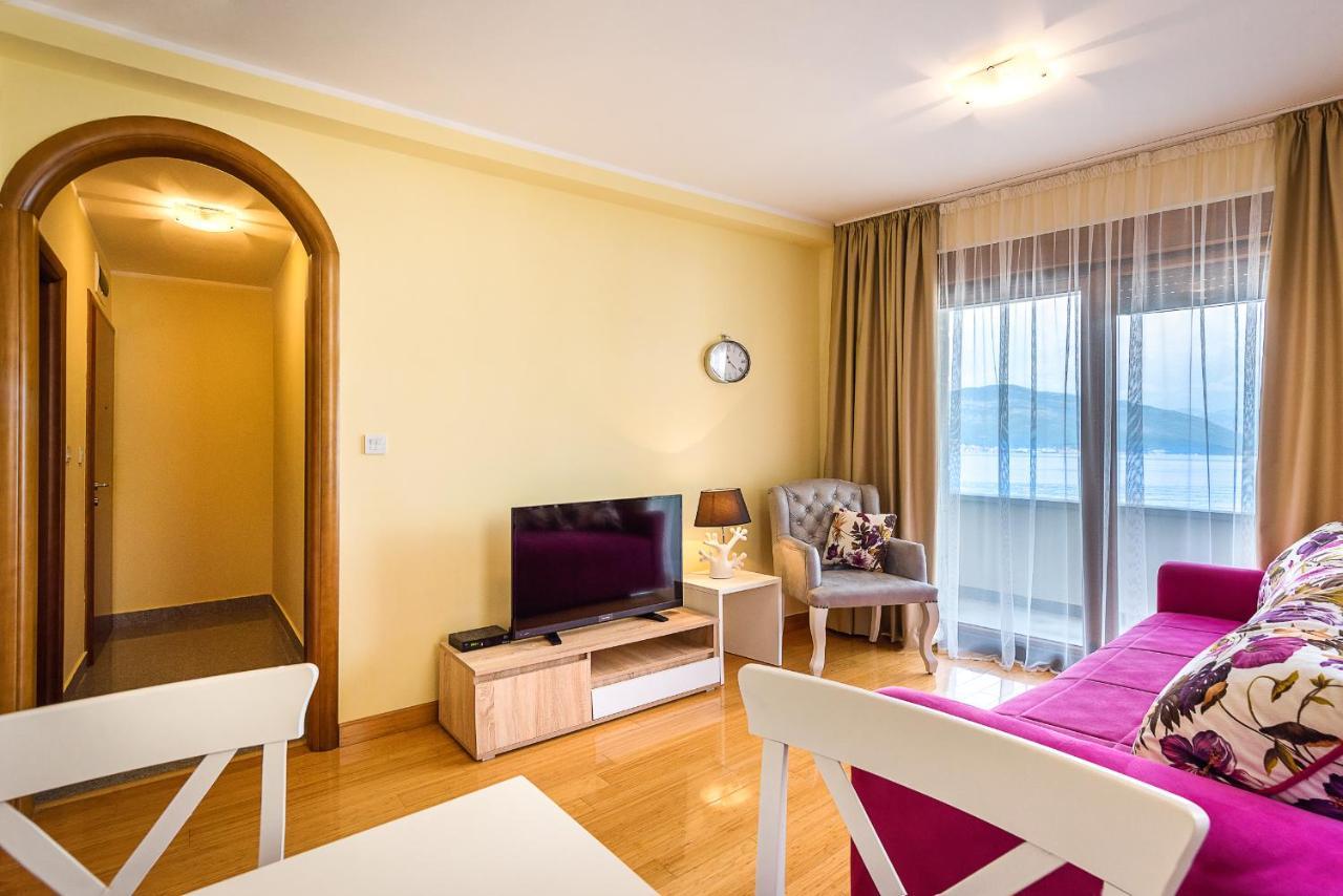 Santorini Apart Krasići Exteriér fotografie