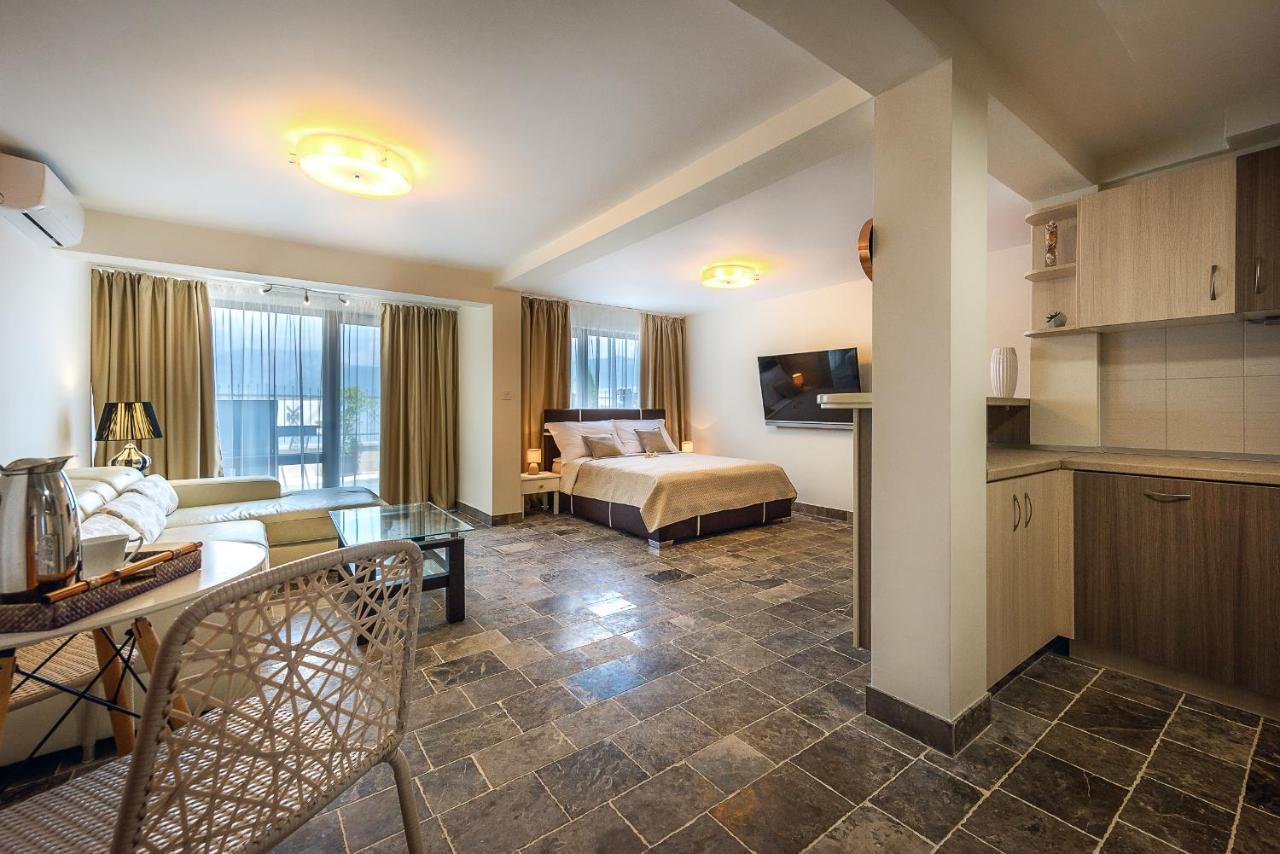 Santorini Apart Krasići Exteriér fotografie