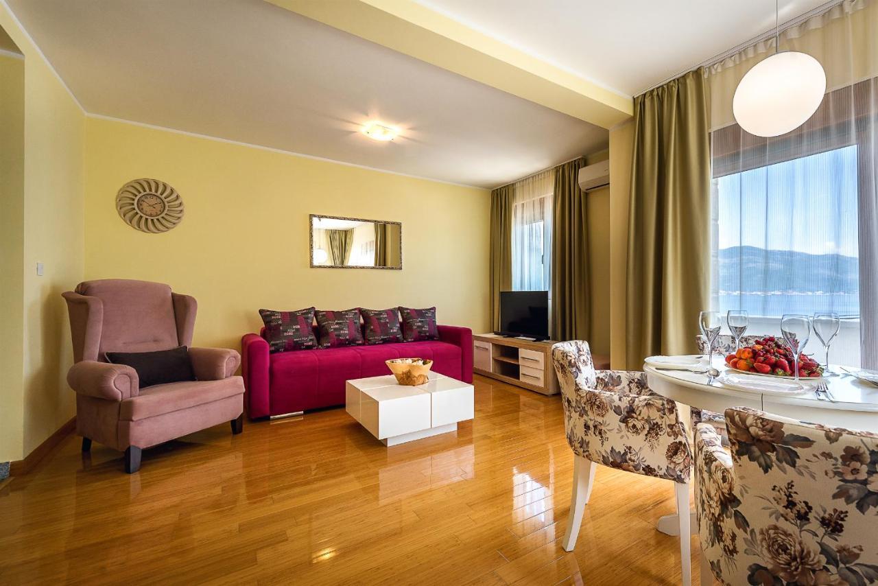 Santorini Apart Krasići Exteriér fotografie