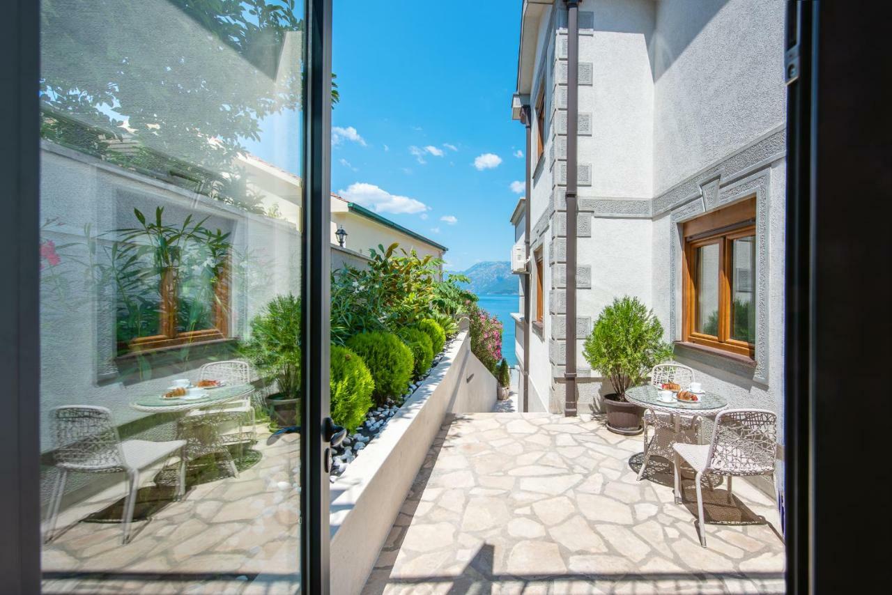 Santorini Apart Krasići Exteriér fotografie